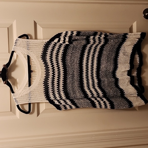 Sweater - Picture 1 of 2